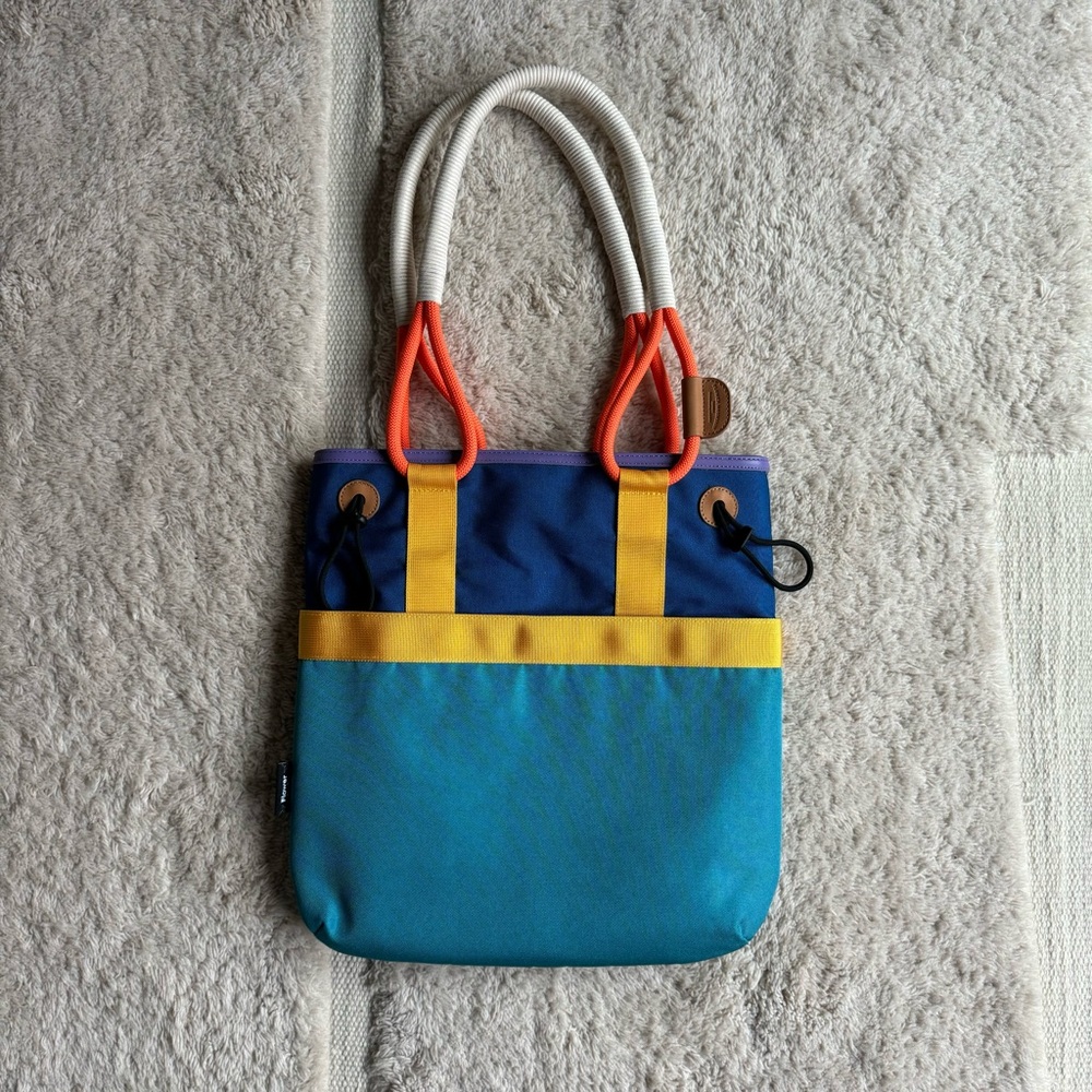 Flower Mountain tote